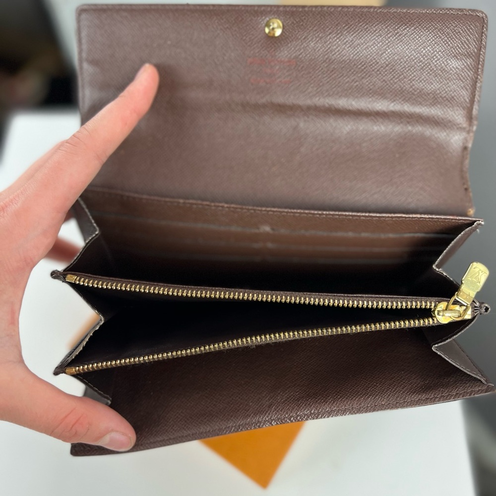 Louis Vuitton Damier Sarah Wallet - Picture 9 of 12